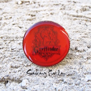 Griffendél címer, Harry Potter kitűző - ékszer - kitűző és bross - kitűző - Meska.hu