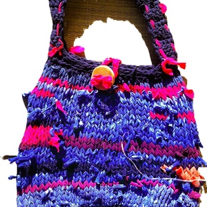 Színes bohó válltáska, saját készítésű fa gombbal, Táska & Tok, Kézitáska & válltáska, Válltáska, Horgolás, Kötés, MESKA