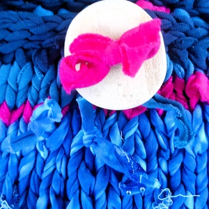 Színes bohó válltáska, saját készítésű fa gombbal - táska & tok - kézitáska & válltáska - válltáska - Meska.hu