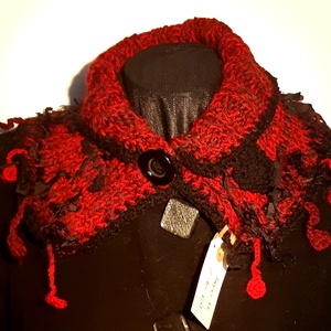 Különlegességek kedvelőinek Dekoratív sál/nyakmelegítő tűzpiros- fekete , Ruha & Divat, Sál, Sapka, Kendő, Sál, Kötés, MESKA
