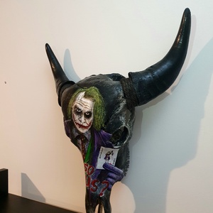 SavageSkullz valódi bika koponya / trófea fali dísz Joker festéssel - Meska.hu