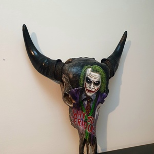 SavageSkullz valódi bika koponya / trófea fali dísz Joker festéssel - otthon & életmód - dekoráció - fali és függő dekoráció - falra akasztható dekor - Meska.hu