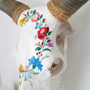 Szürkemarha koponya/trófea kézzel festett magyar kalocsai folklór motívumokkal - otthon & életmód - dekoráció - dísztárgy - Meska.hu