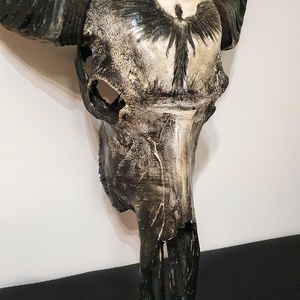 Bivaly trófea - kézzel festett igazi bivaly bika koponya fali dekoráció   -Fekete Angyal- - otthon & életmód - dekoráció - dísztárgy - Meska.hu