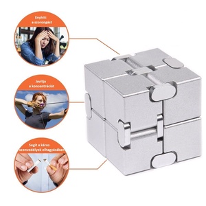 Ezüst színű, Prémium fém Fidget Spinner játék, Stressz elleni kocka, szorongás enyhítésére szolgál - játék & sport - táblajáték és kártyajáték - társasjátékok - dobókocka - Meska.hu