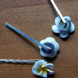 2 db-os frangipáni hajdísz - ruha & divat - hajdísz & hajcsat - hajdísz - Meska.hu