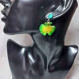 Orchidea virág fülbevaló 2 színben - ékszer - fülbevaló - lógó fülbevaló - Meska.hu