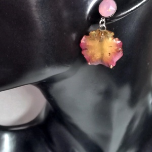 Orchidea virág fülbevaló 2 színben - ékszer - fülbevaló - lógó fülbevaló - Meska.hu