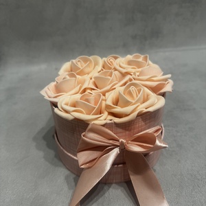 Mini rózsa box , Otthon & Életmód, Dekoráció, Asztal és polc dekoráció, Díszdoboz, Virágkötés, MESKA