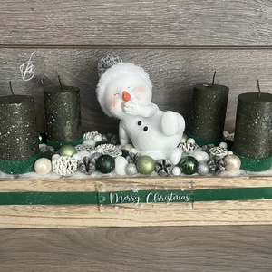 Zöld színű hóemberes adventi, Karácsony, Adventi díszek, Adventi gyertyadíszek és koszorúdíszek, Virágkötés, MESKA