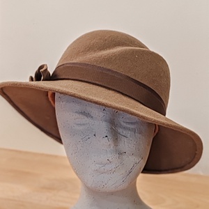Lady Brown gyapjú kalap, Ruha & Divat, Sál, Sapka, Kendő, Kalap, Mindenmás, Újrahasznosított alapanyagból készült termékek, MESKA