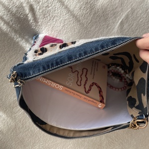 Újrahasznosított farmer táska - táska & tok - kézitáska & válltáska - vállon átvethető táska - Meska.hu