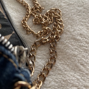 Újrahasznosított farmer táska - táska & tok - kézitáska & válltáska - vállon átvethető táska - Meska.hu