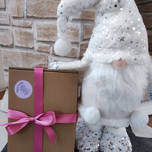 Nő vagyok mystery box, Könyv & Zene, Könyv, Könyvkötés, MESKA