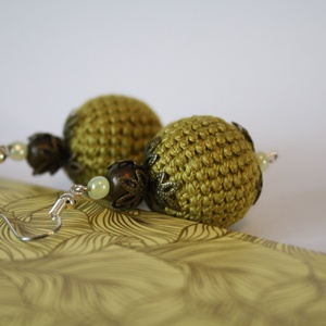 Ornament - aranyszín horgolt fülbevaló - ékszer - fülbevaló - lógó fülbevaló - Meska.hu
