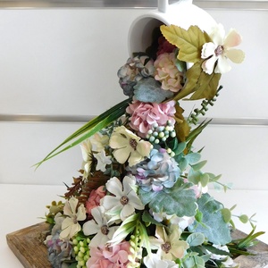 Lebegő bögre virág zuhataggal - otthon & életmód - dekoráció - asztal és polc dekoráció - asztaldísz - Meska.hu