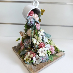 Lebegő bögre virág zuhataggal - otthon & életmód - dekoráció - asztal és polc dekoráció - asztaldísz - Meska.hu