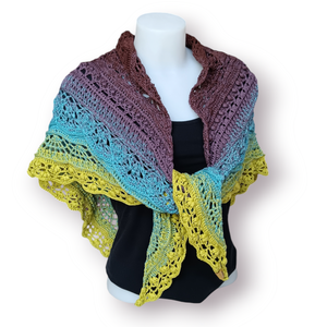 Színátmenetes fonalból horgolt, elegáns kendő  - Meska.hu