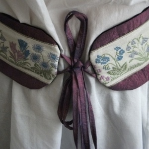 hímzett szalagos népies megkötős öv -  - Meska.hu