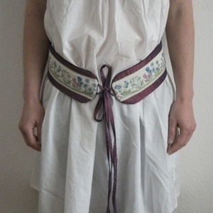 hímzett szalagos népies megkötős öv -  - Meska.hu