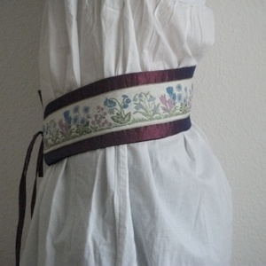 hímzett szalagos népies megkötős öv -  - Meska.hu