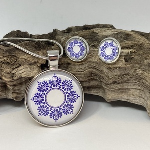 Népi motívum, kék mandala cabochon, üveglencsés füli és medál, Ékszer, Ékszerszett, Ékszerkészítés, Üvegművészet, Meska