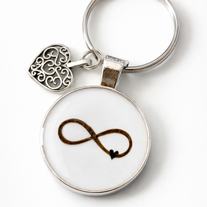 Hajjal készült végtelen jel kicsi szívvel - Meska.hu