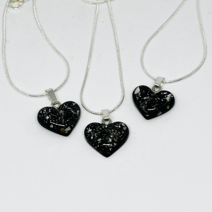 Hamvakkal készült kegyeleti medál, kegyeleti ékszer - ékszer - nyaklánc - medálos nyaklánc - Meska.hu