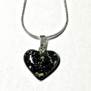 Hamvakkal készült kegyeleti medál, kegyeleti ékszer, Ékszer, Nyaklánc, Medálos nyaklánc, Ékszerkészítés, MESKA