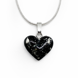 Hamvakkal készült kegyeleti medál, kegyeleti ékszer - Meska.hu