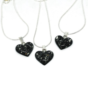 Hamvakkal készült kegyeleti medál, kegyeleti ékszer - ékszer - nyaklánc - medálos nyaklánc - Meska.hu