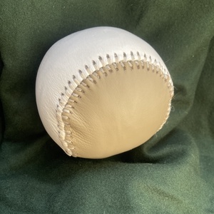 Bőr labda - játék & sport - sport és kikapcsolódás - labdajátékok - Meska.hu