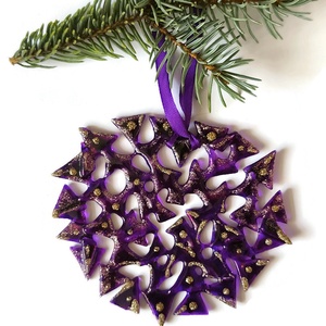 Lila  áttört üveg karácsonyfadísz arany díszítéssel, Karácsony, Karácsonyi lakásdekoráció, Karácsonyfadíszek, Üvegművészet, MESKA
