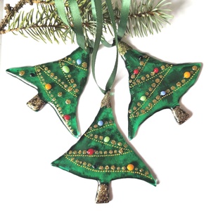   Egyedi, vidám karácsonyfadísz arany festéssel és színes üveggyöngyökkel ,zöld szalagon - Meska.hu