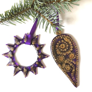 Lila csillag és csepp formájú  üveg karácsonyfadísz arany diszítéssel, Karácsony, Karácsonyi lakásdekoráció, Karácsonyfadíszek, Üvegművészet, MESKA