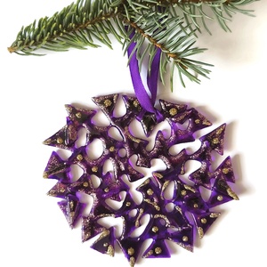 Lila  áttört üveg karácsonyfadísz arany díszítéssel, Karácsony, Karácsonyi lakásdekoráció, Karácsonyfadíszek, Üvegművészet, MESKA