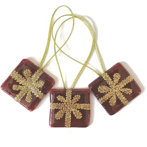 Piros ajándékcsomagok, üveg ajándékkísérő - karácsony - karácsonyi lakásdekoráció - karácsonyfadíszek - Meska.hu