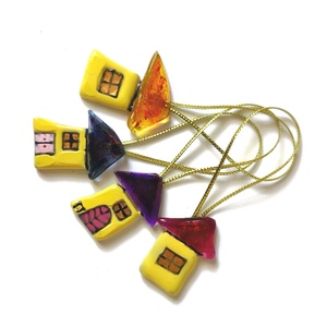 Sárga apró házikók, üveg ajándékkísérő - karácsony - karácsonyi lakásdekoráció - karácsonyfadíszek - Meska.hu