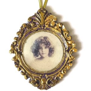 Barokk stílusú karácsonyfadísz leány portréval, öntött kerámia, Karácsony, Karácsonyi lakásdekoráció, Karácsonyfadíszek, Decoupage, transzfer és szalvétatechnika, Mindenmás, MESKA