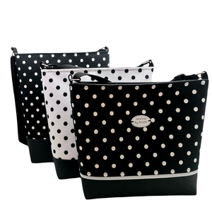 KÉSZLETEN - Klasszikus elegancia - Női táska - Fekete fehér pöttyös  - táska & tok - kézitáska & válltáska - vállon átvethető táska - Meska.hu