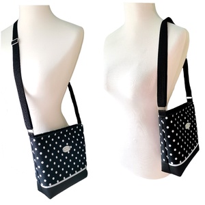 KÉSZLETEN - Klasszikus elegancia - Női táska - Fekete fehér pöttyös  - táska & tok - kézitáska & válltáska - vállon átvethető táska - Meska.hu