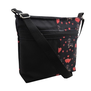 Szerelmes tacskó mintás crossbody  -  Fekete és szívecskés  - táska & tok - kézitáska & válltáska - válltáska - Meska.hu
