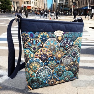 Készleten! - Csodás mandalás crossbody, Táska & Tok, Kézitáska & válltáska, Válltáska, Varrás, MESKA