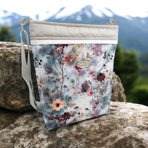 Csodás virágos crossbody / válltáska / keresztpántos táska, Táska & Tok, Kézitáska & válltáska, Válltáska, Varrás, MESKA