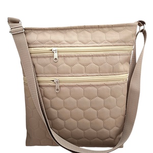 Sok zsebes különleges crossbody / válltáska - Cuki kutyás - táska & tok - kézitáska & válltáska - válltáska - Meska.hu