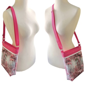 Készleten! - Csodás pink virágos crossbody - táska & tok - kézitáska & válltáska - válltáska - Meska.hu