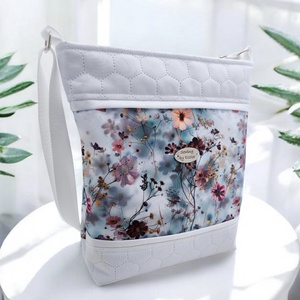 Sejtelmes virágok crossbody - Meska.hu