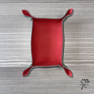 Színes bőr tálca - piros és zöld - otthon & életmód - dekoráció - asztal és polc dekoráció - dekorációs tál, tartó - Meska.hu