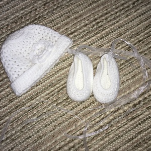 Koraszülött horgolt szett - ruha & divat - gyerekruha - Meska.hu