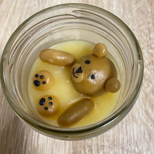 Kézműves, karámellás kávé illatú gyertya aranyos maci figurával - otthon & életmód - gyertya, illat, aroma - gyertya - Meska.hu